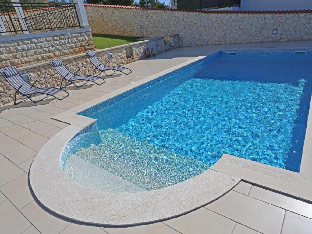 Lovely Apartment With Beautiful Pool Primošten Extérieur photo