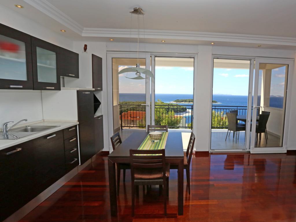 Lovely Apartment With Beautiful Pool Primošten Extérieur photo
